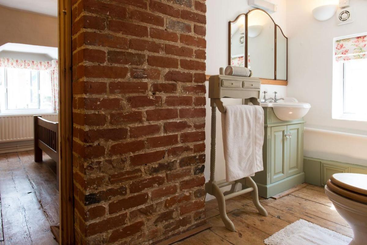 Wren Cottage, A Very Cosy Historic Coastal Cottage In A Pretty Little Village Wickham Market Εξωτερικό φωτογραφία