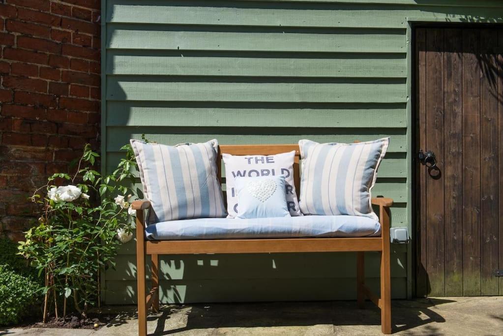 Wren Cottage, A Very Cosy Historic Coastal Cottage In A Pretty Little Village Wickham Market Εξωτερικό φωτογραφία